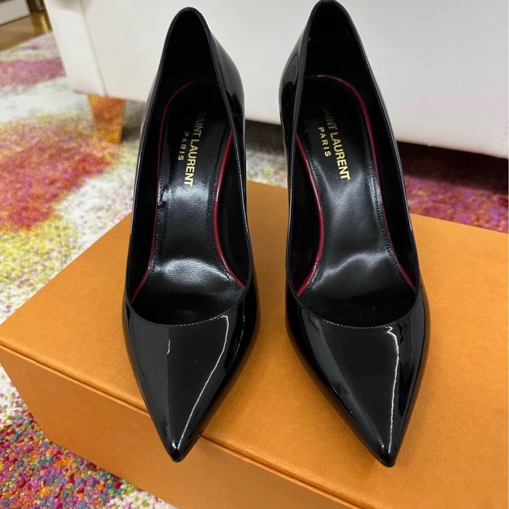 Saint Laurent shoes in excellent condition, worn once, size 7.